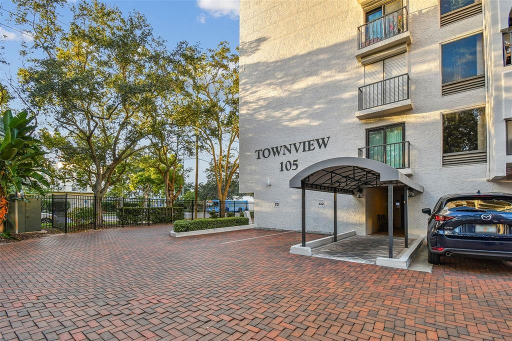 105 4TH AVENUE NE UNIT 329 ST PETERSBURG, FL 33701