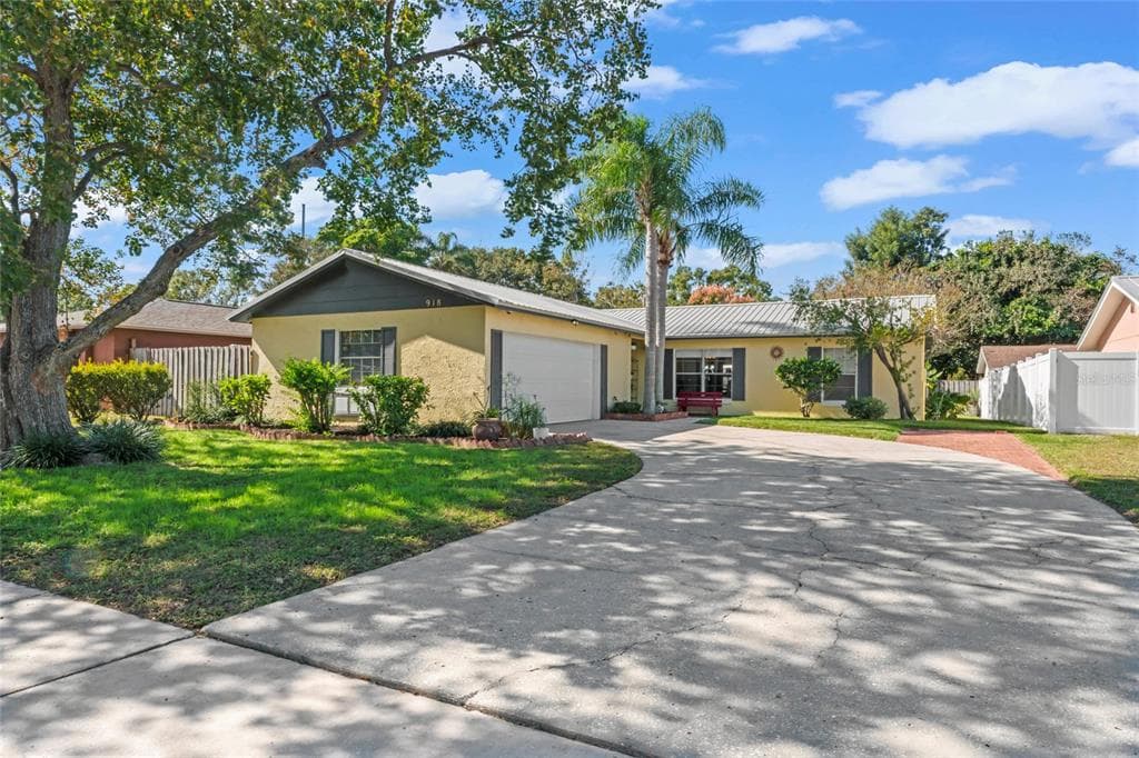 918 YORK DRIVE BRANDON, FL 33510