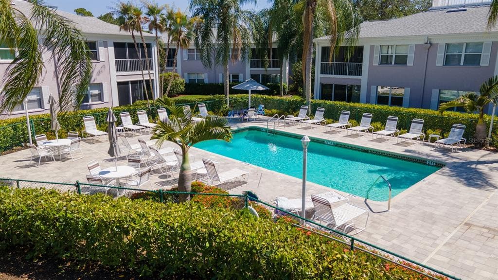 5634 SHEFFIELD GREENE CIRCLE UNIT 18 SARASOTA, FL 34235