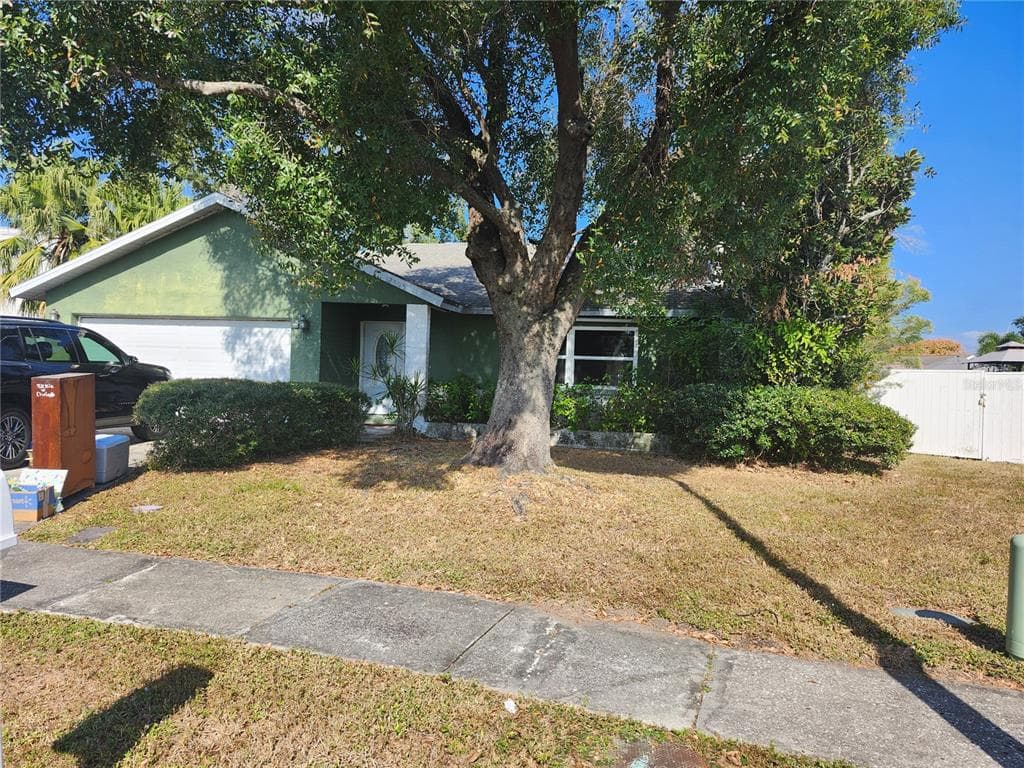 12195 71ST WAY LARGO, FL 33773