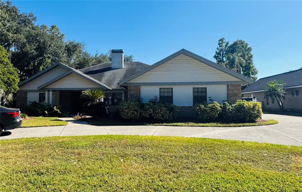 2881 HAMMOCK DRIVE PLANT CITY, FL 33566