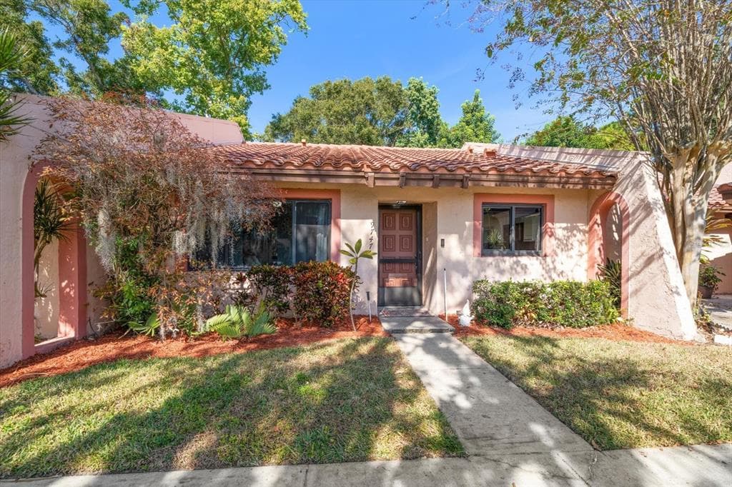 9747 86TH AVENUE SEMINOLE, FL 33777