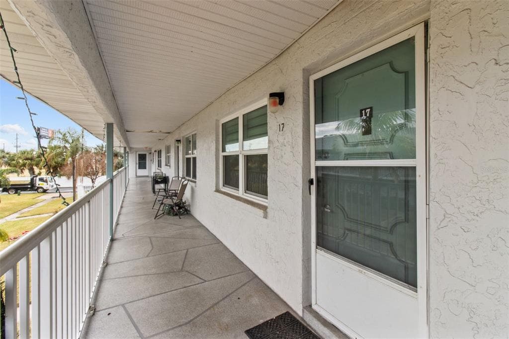5257 81ST LANE N UNIT 17 ST PETERSBURG, FL 33709