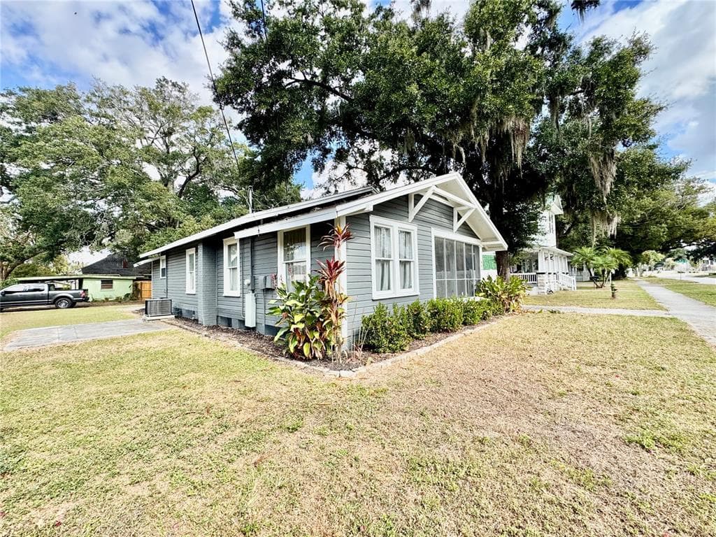 906 W BAKER STREET PLANT CITY, FL 33563