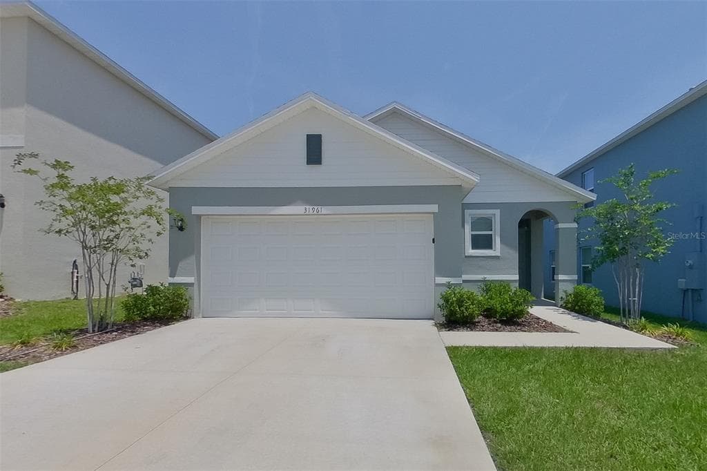 31961 KATELIN CIRCLE LEESBURG, FL 34748