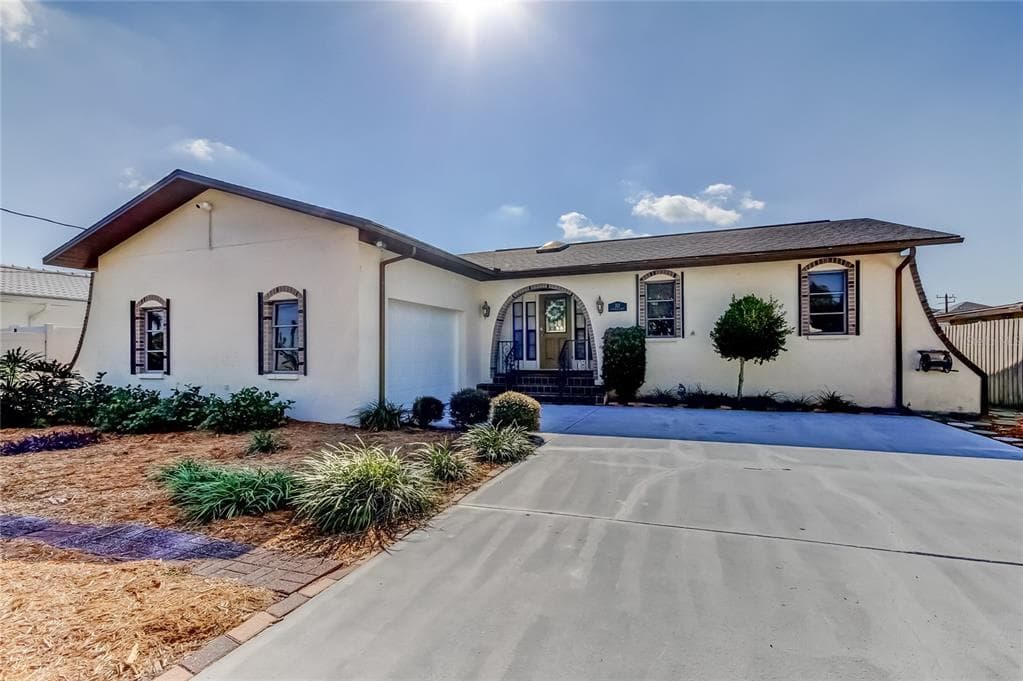 212 WESTWINDS DRIVE