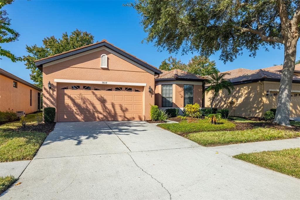 5808 HIDDEN FALLS LANE APOLLO BEACH, FL 33572