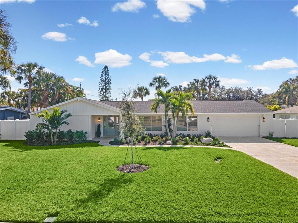 819 JACARANDA DRIVE LARGO, FL 33770