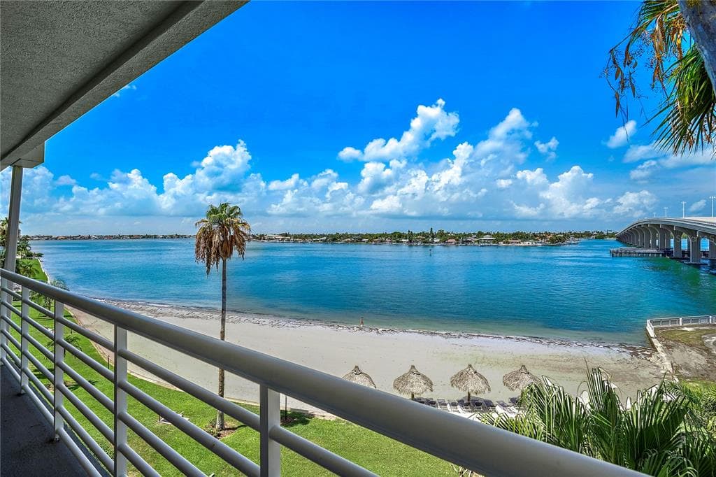 5701 BAHIA DEL MAR CIRCLE UNIT 507 ST PETERSBURG, FL 33715