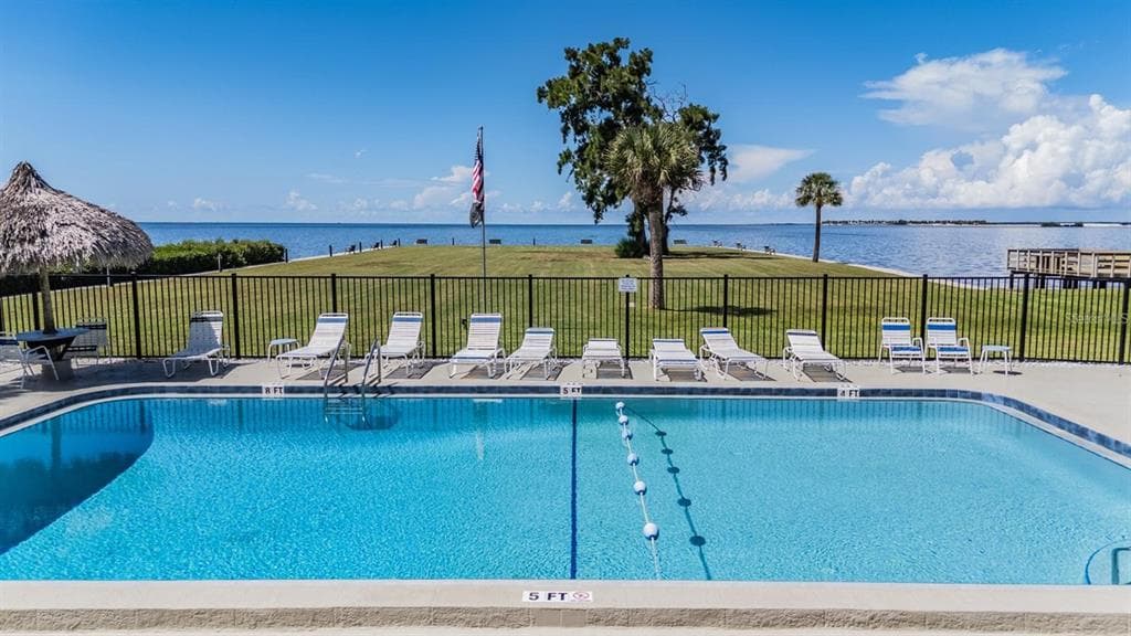 621 WINDRUSH BAY DRIVE UNIT 621
