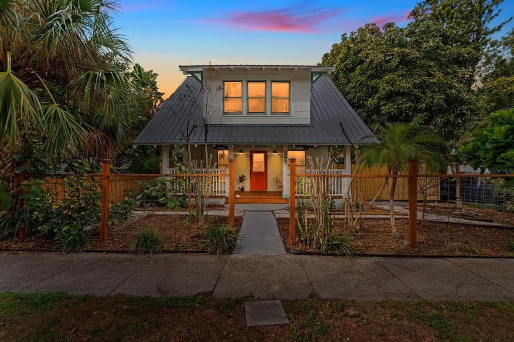 1038 CRESCENT LAKE DRIVE N ST PETERSBURG, FL 33701