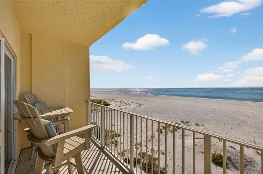 15 SOMERSET STREET UNIT 4A CLEARWATER BEACH, FL 33767