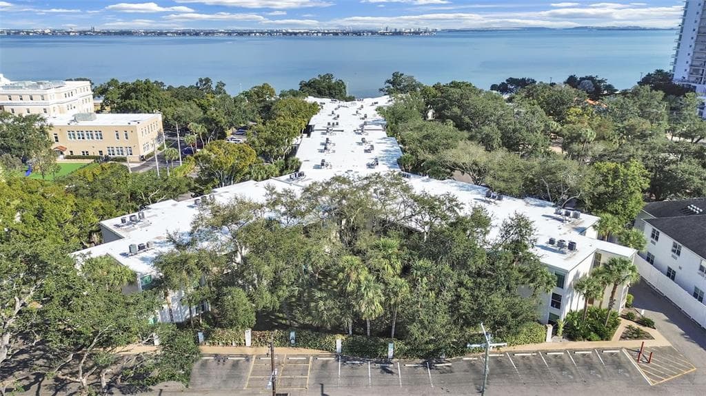 3325 BAYSHORE BOULEVARD UNIT F22 TAMPA, FL 33629