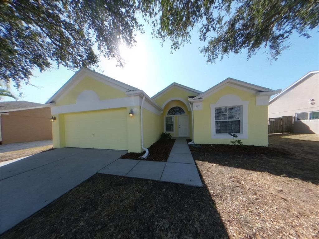 217 LAKEWAY LANE APOLLO BEACH, FL 33572