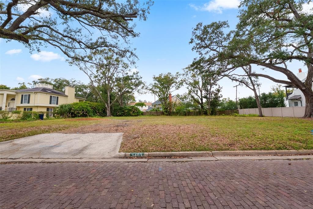 3403 S VIRGINIA COURT TAMPA, FL 33629