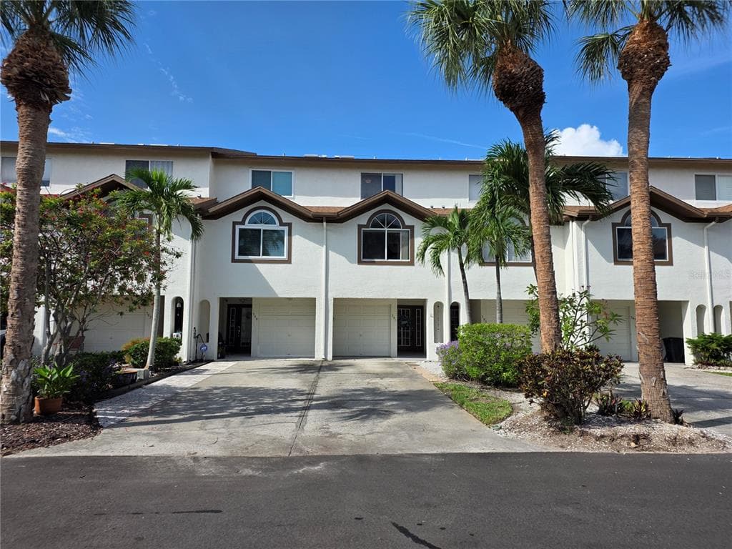 391 MADEIRA CIRCLE