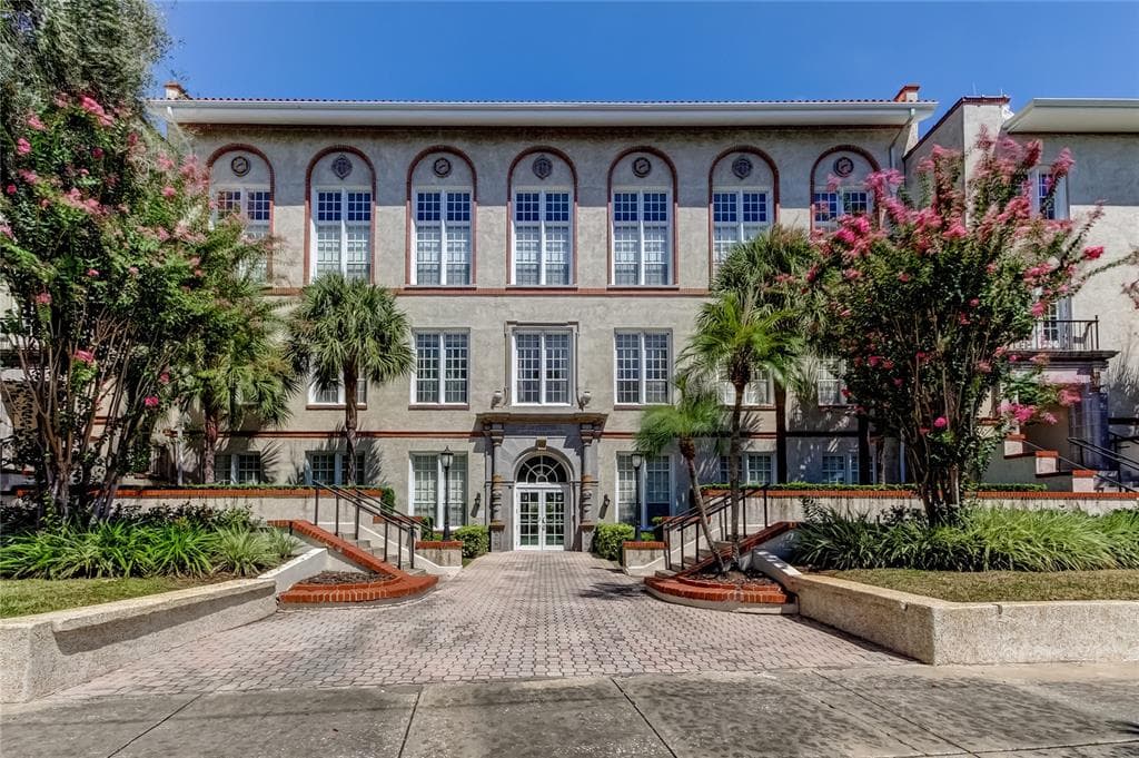 701 MIRROR LAKE DRIVE N UNIT 103 ST PETERSBURG, FL 33701