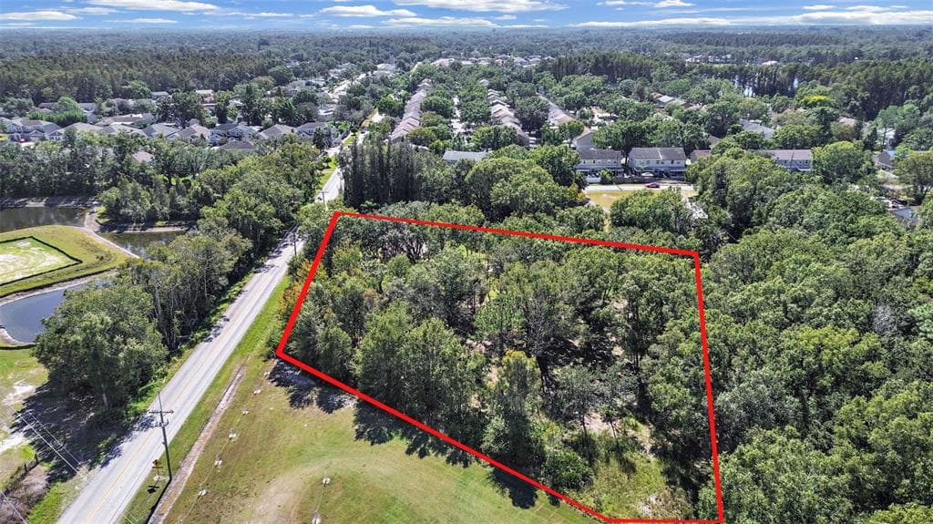 16906 LAKESHORE ROAD LUTZ, FL 33558
