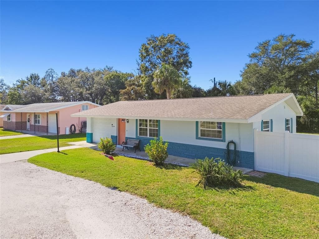 2052 JEFFERSON AVENUE DUNEDIN, FL 34698