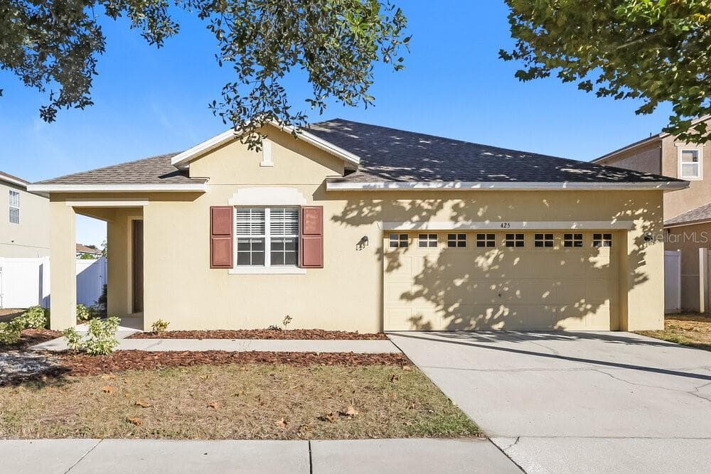 425 CHIMNEY ROCK DRIVE RUSKIN, FL 33570