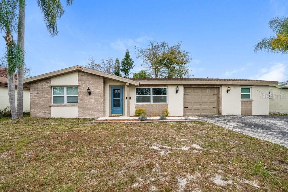 4045 GRAYTON DRIVE NEW PORT RICHEY, FL 34652