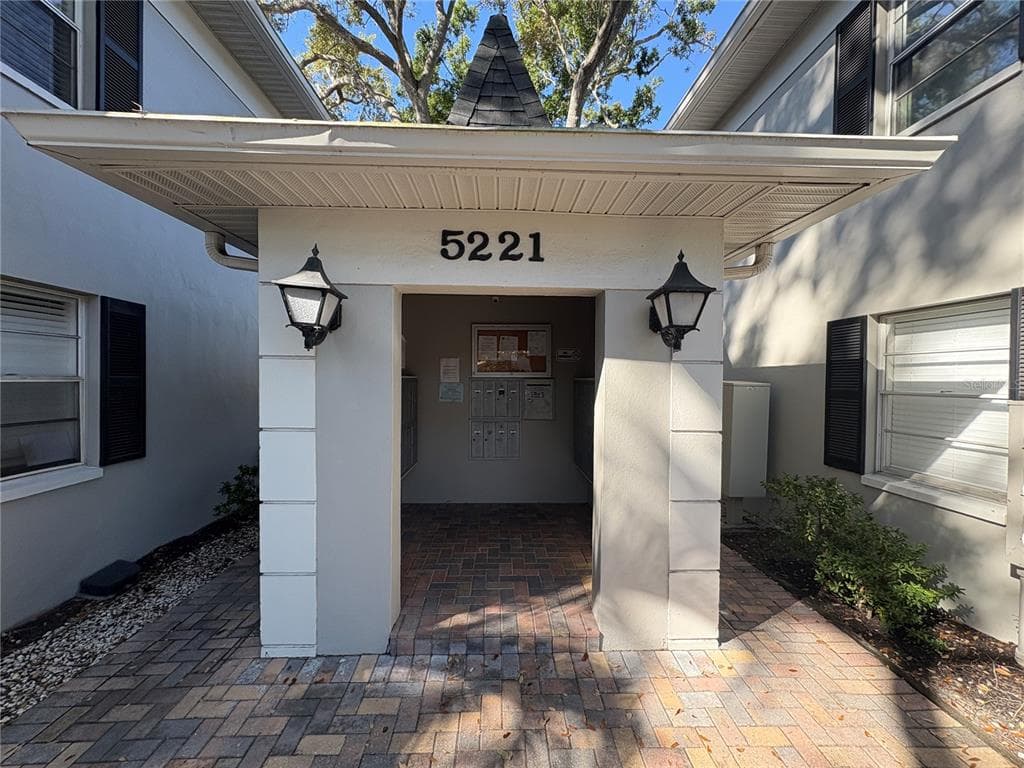 5221 BAYSHORE BOULEVARD UNIT 59 TAMPA, FL 33611
