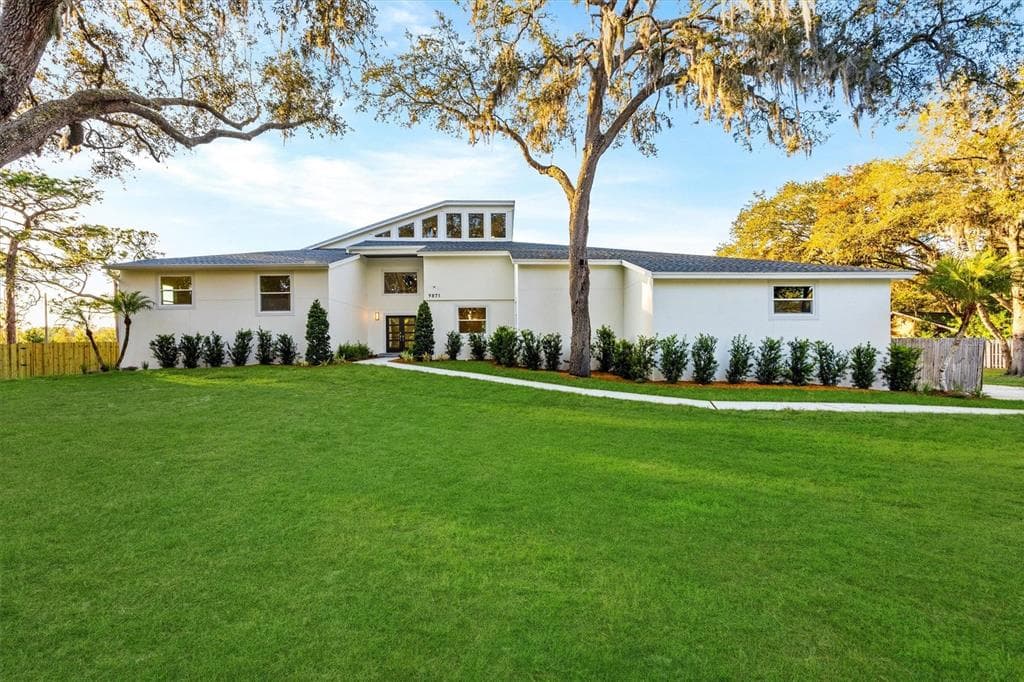 9871 LAKEVIEW DRIVE NEW PORT RICHEY, FL 34654