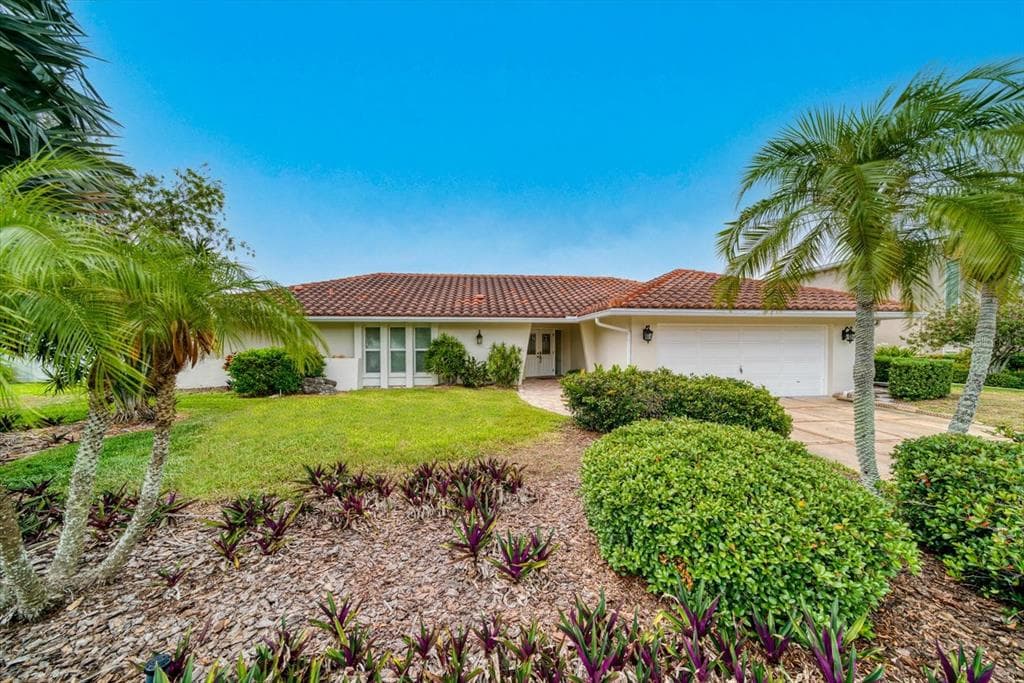 206 POINCIANA LANE LARGO, FL 33770