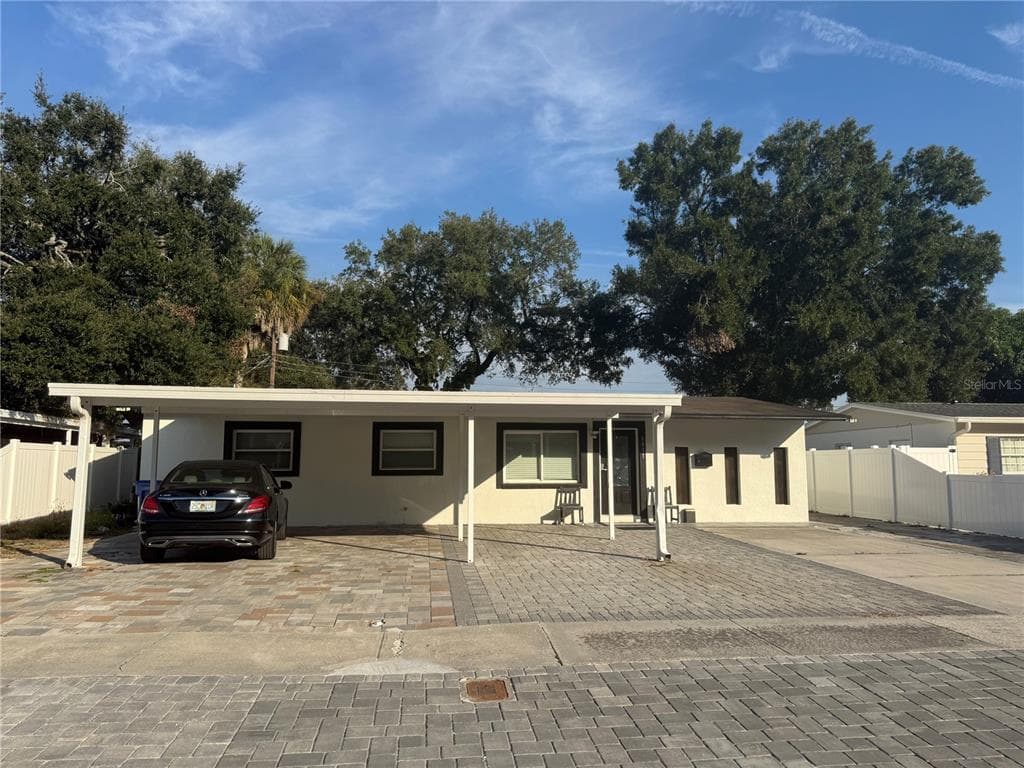 5617 GATEWAY DRIVE TAMPA, FL 33615