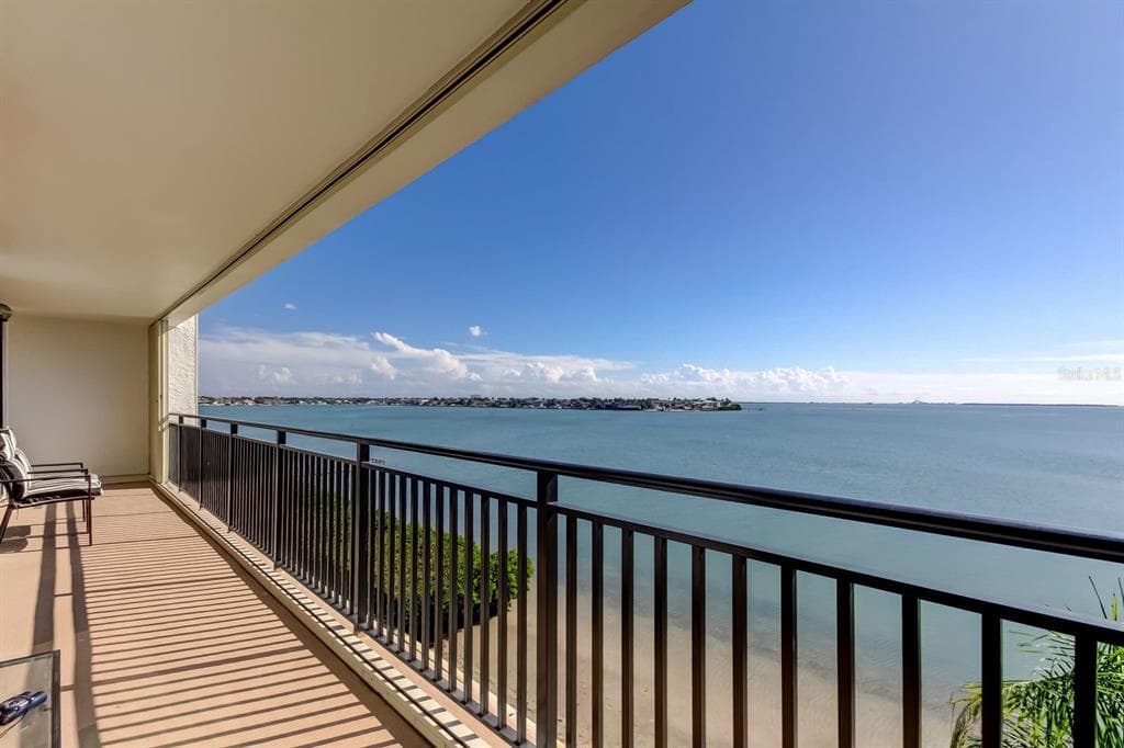 5700 ESCONDIDA BOULEVARD S UNIT 403 ST PETERSBURG, FL 33715