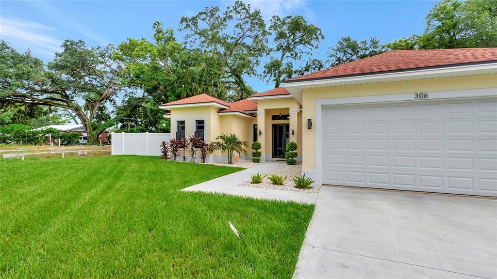 306 E CLAY AVENUE BRANDON, FL 33510