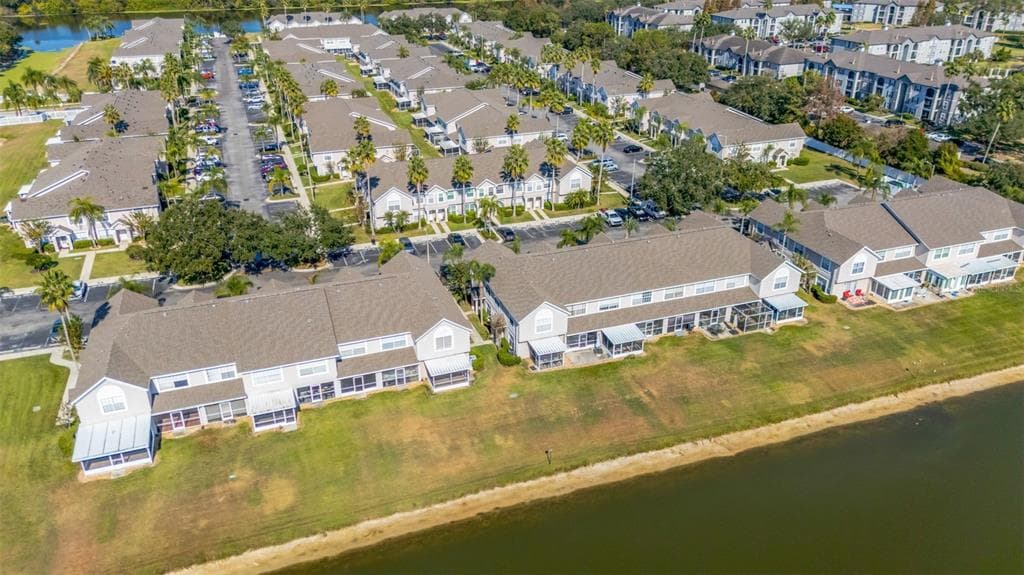 637 KENSINGTON LAKE CIRCLE BRANDON, FL 33511