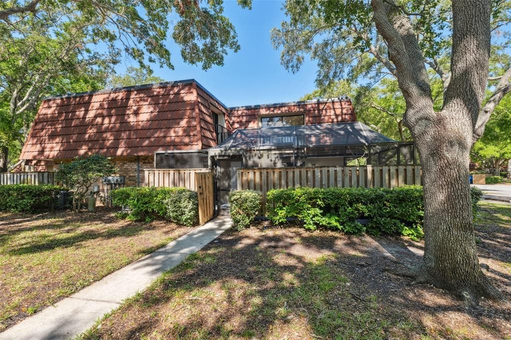 2722 11TH COURT UNIT 50A PALM HARBOR, FL 34684