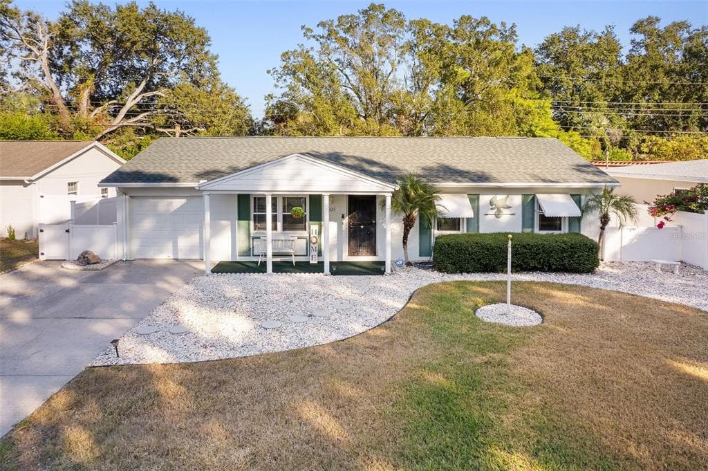 6423 MURRAY HILL DRIVE TAMPA, FL 33615