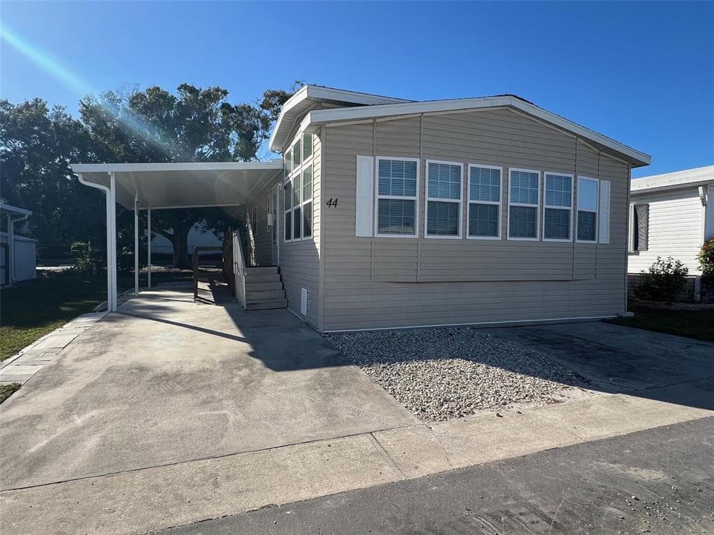 11300 124TH AVENUE UNIT 44 LARGO, FL 33778