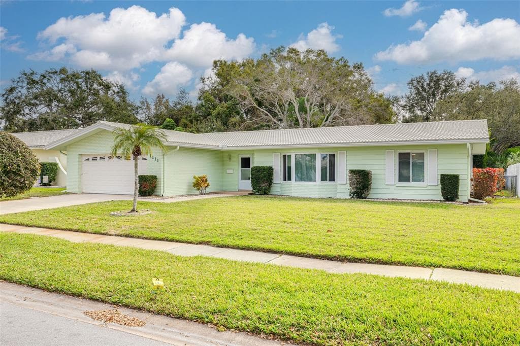 1111 MCLEAN STREET DUNEDIN, FL 34698