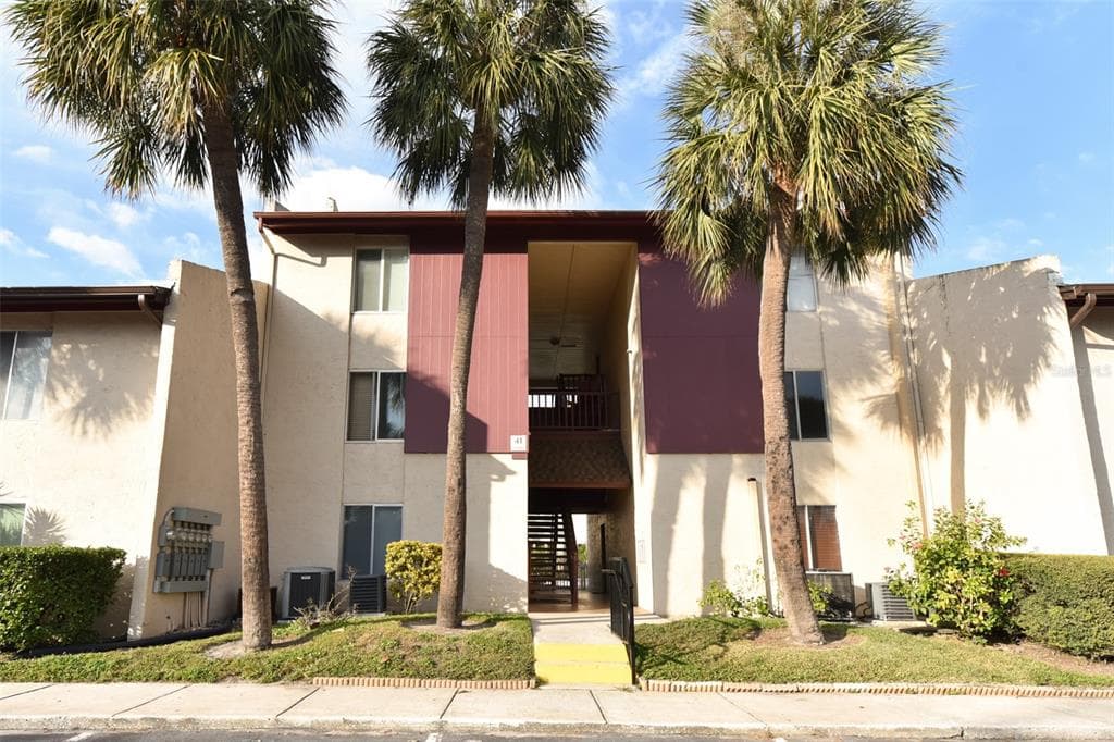 3817 S LAKE DRIVE UNIT 228 TAMPA, FL 33614