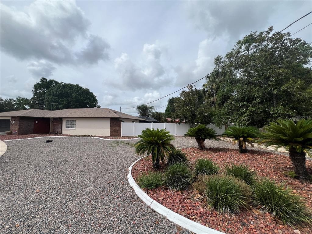8123 RIVER COUNTRY DRIVE WEEKI WACHEE, FL 34607