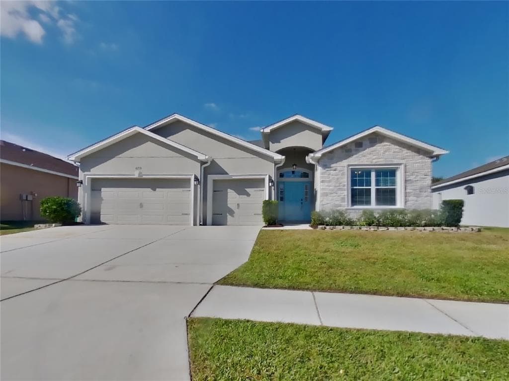 6715 CASTLE GREEN PLACE ZEPHYRHILLS, FL 33541