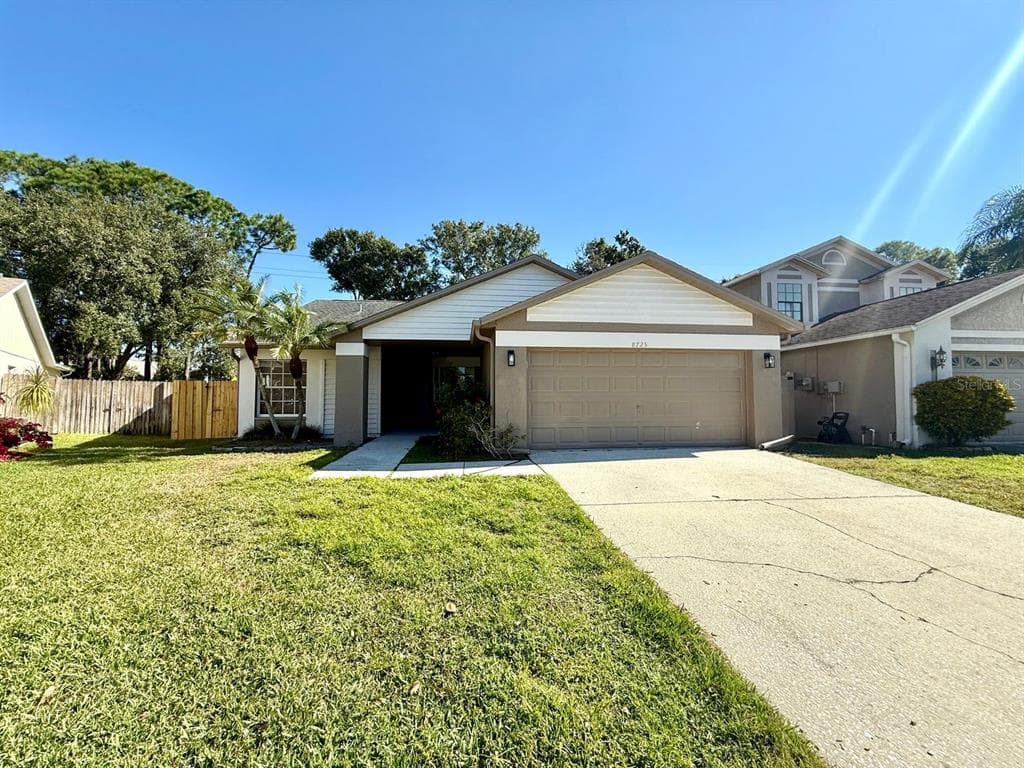 8725 HUNTFIELD STREET TAMPA, FL 33635