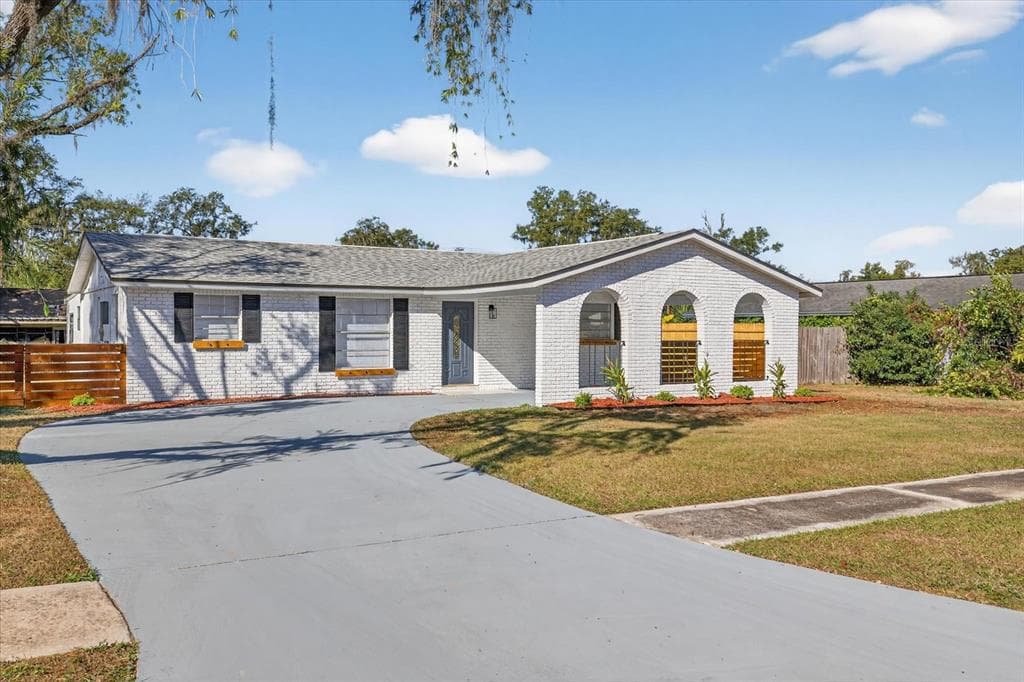 804 WALNUT DRIVE SEFFNER, FL 33584