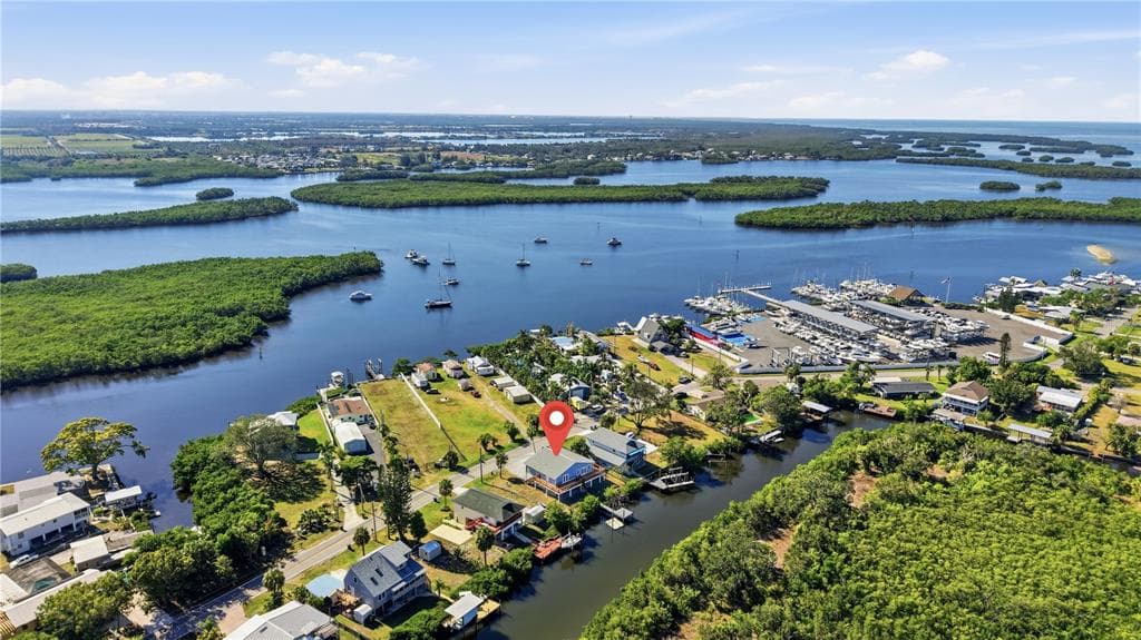3303 W SHELL POINT ROAD RUSKIN, FL 33570