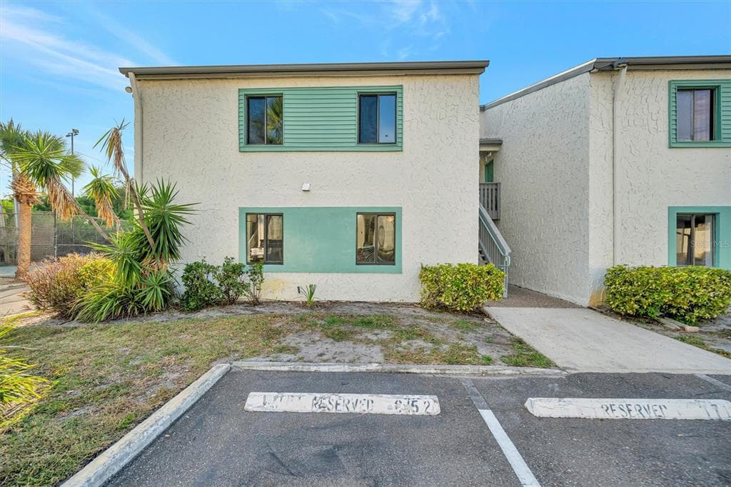 11412 8TH ST N UNIT 1007 ST PETERSBURG, FL 33716