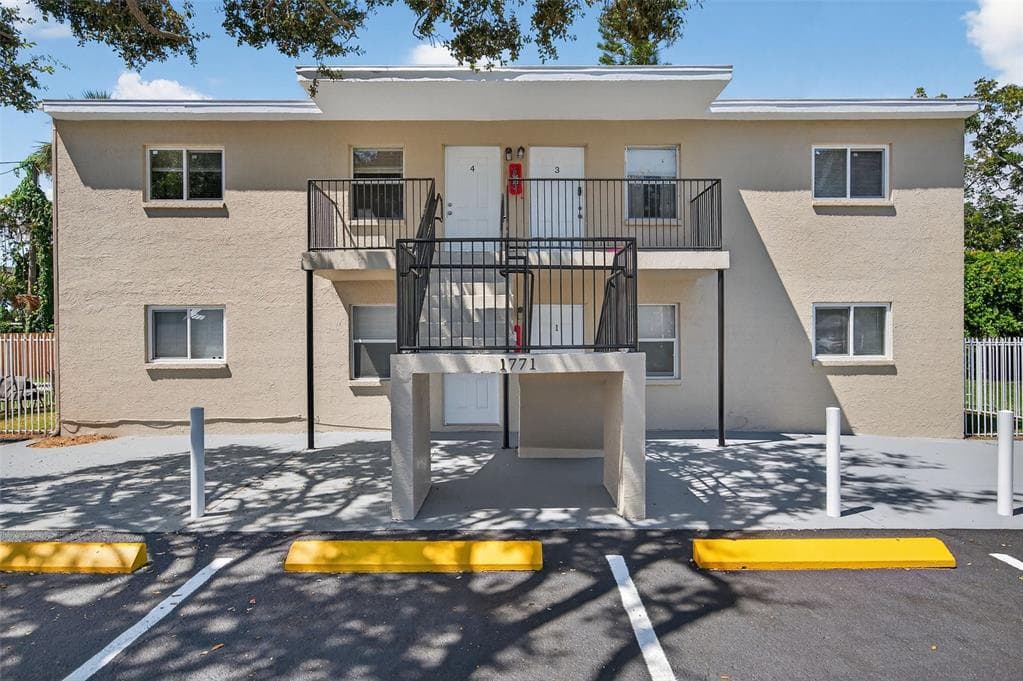 1771 RUSSELL STREET S UNIT 3 ST PETERSBURG, FL 33712