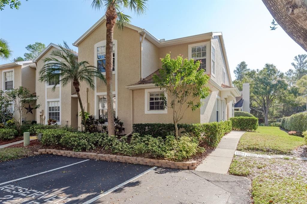 2215 ANDOVER CIRCLE PALM HARBOR, FL 34683