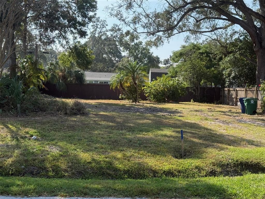 4626 W BAY COURT AVENUE TAMPA, FL 33611