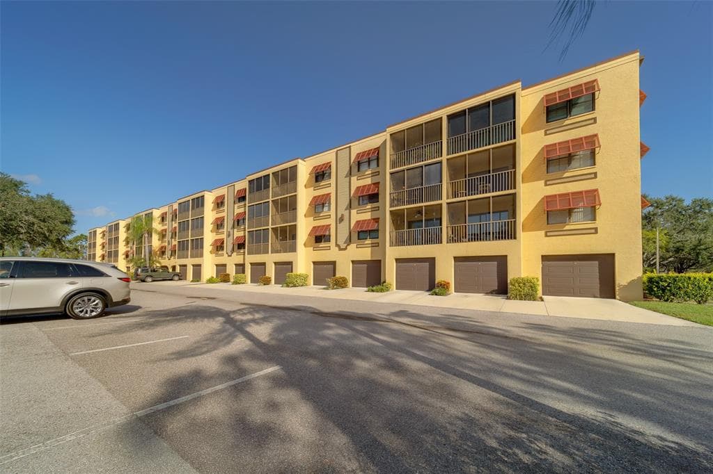 5849 PARK STREET N UNIT 404 ST PETERSBURG, FL 33709