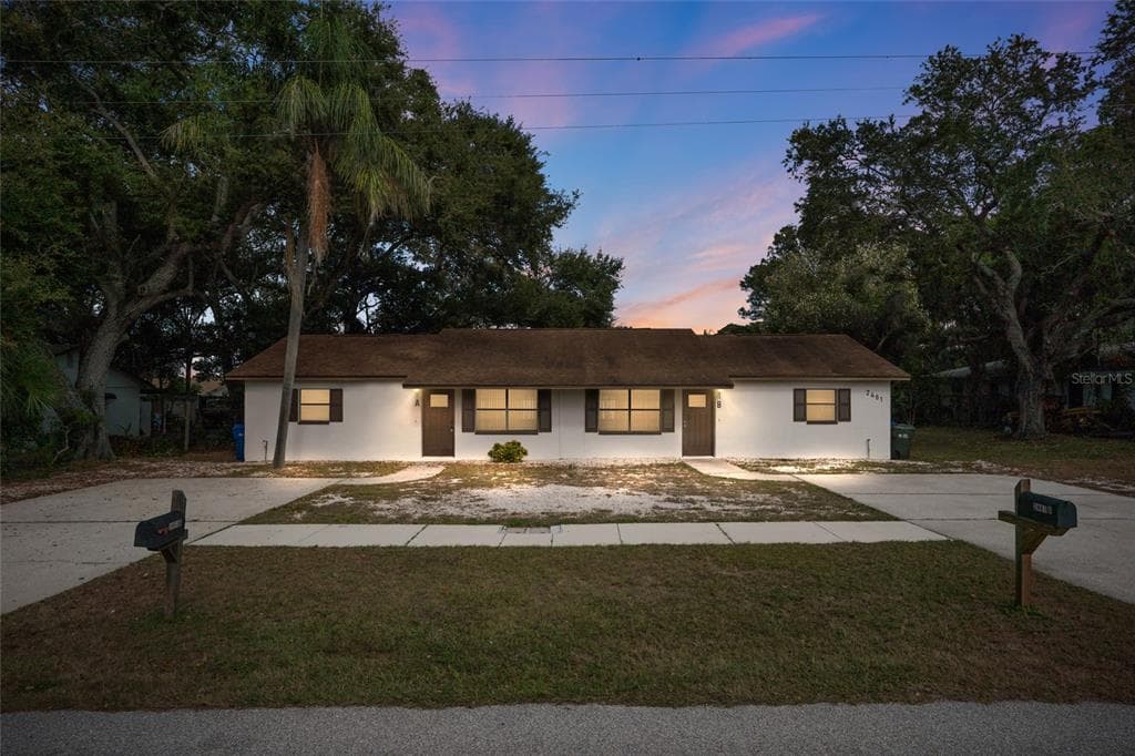 2461 DRYER AVENUE LARGO, FL 33770