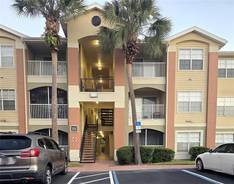1920 SUMMER CLUB DRIVE UNIT 110 OVIEDO, FL 32765