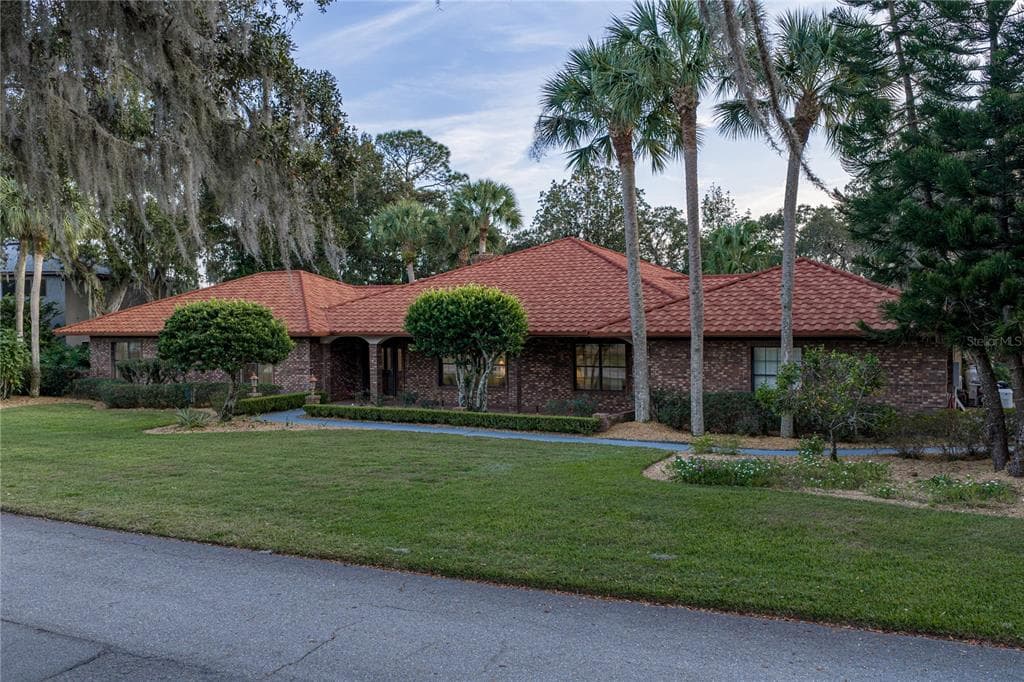 16 COVENTRY DRIVE HAINES CITY, FL 33844